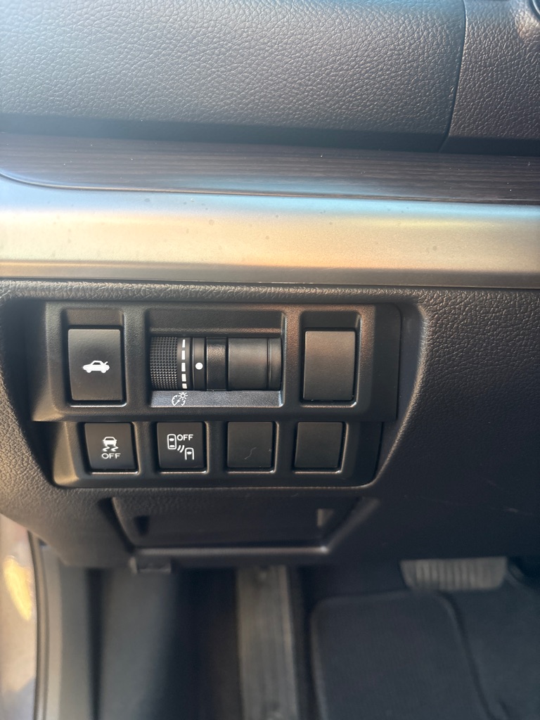 Photo 15 of this SUBARU LEGACY