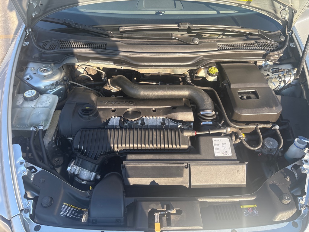 Photo 10 of this VOLVO S40