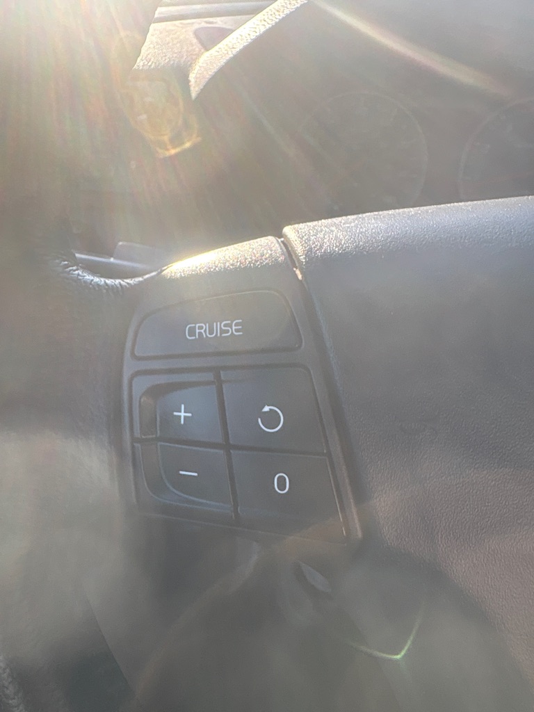 Photo 18 of this VOLVO S40