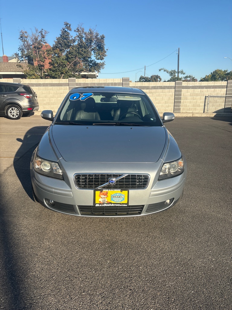 Photo 4 of this VOLVO S40
