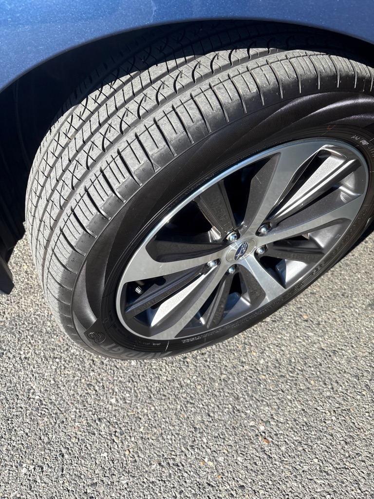 Photo 9 of this SUBARU LEGACY