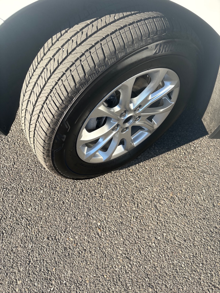 Photo 9 of this CHEVROLET EQUINOX