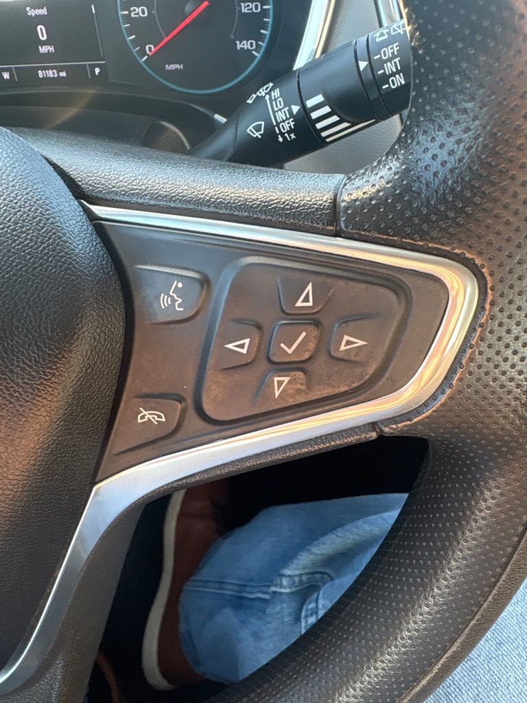 Photo 17 of this CHEVROLET EQUINOX