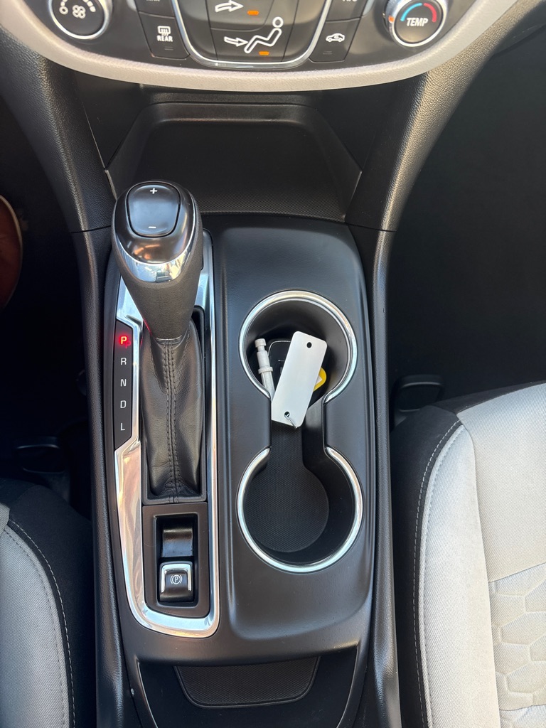 Photo 18 of this CHEVROLET EQUINOX