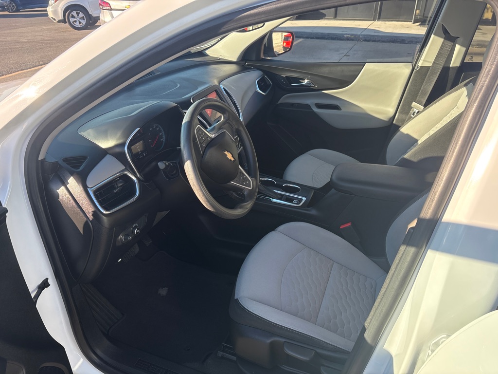 Photo 12 of this CHEVROLET EQUINOX