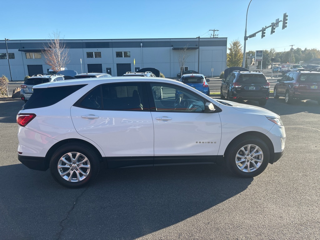 Photo 6 of this CHEVROLET EQUINOX