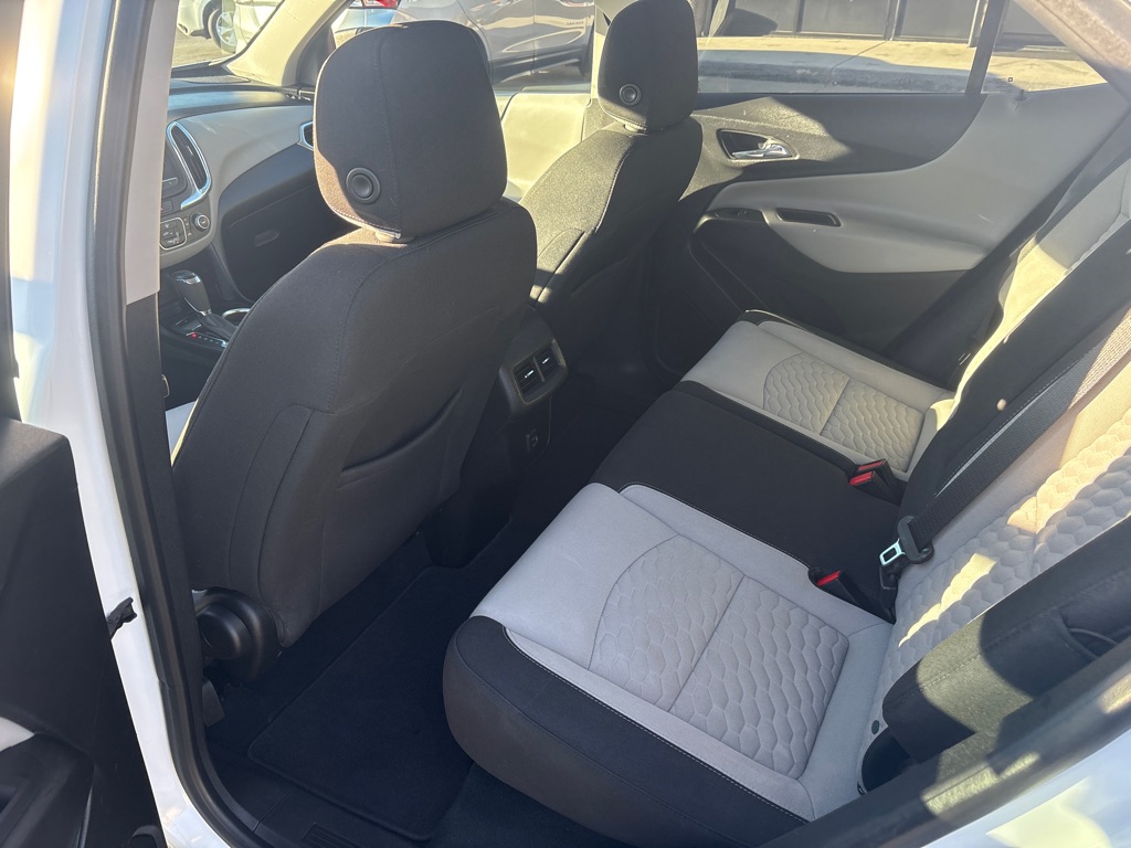 Photo 13 of this CHEVROLET EQUINOX