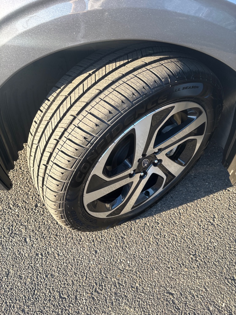 Photo 9 of this SUBARU LEGACY