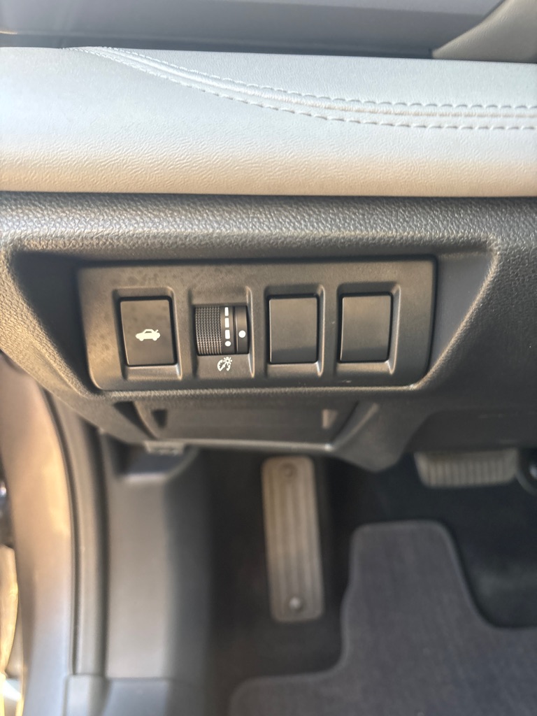 Photo 15 of this SUBARU LEGACY
