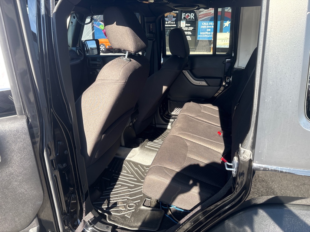 Photo 13 of this JEEP WRANGLER UNLIMI