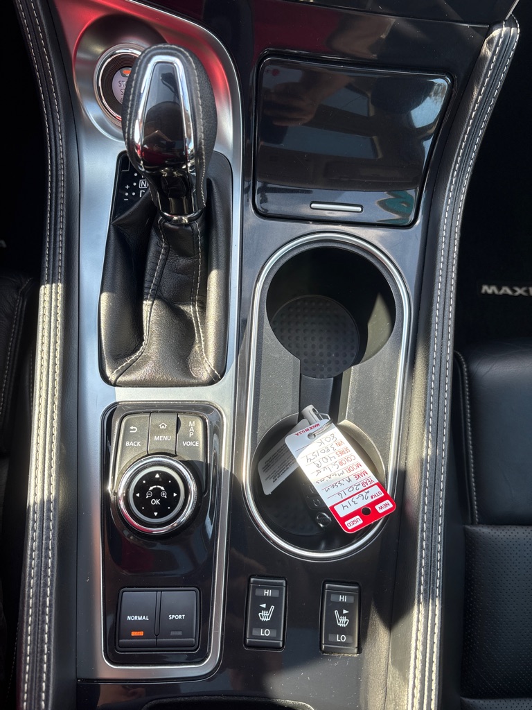 Photo 19 of this NISSAN MAXIMA