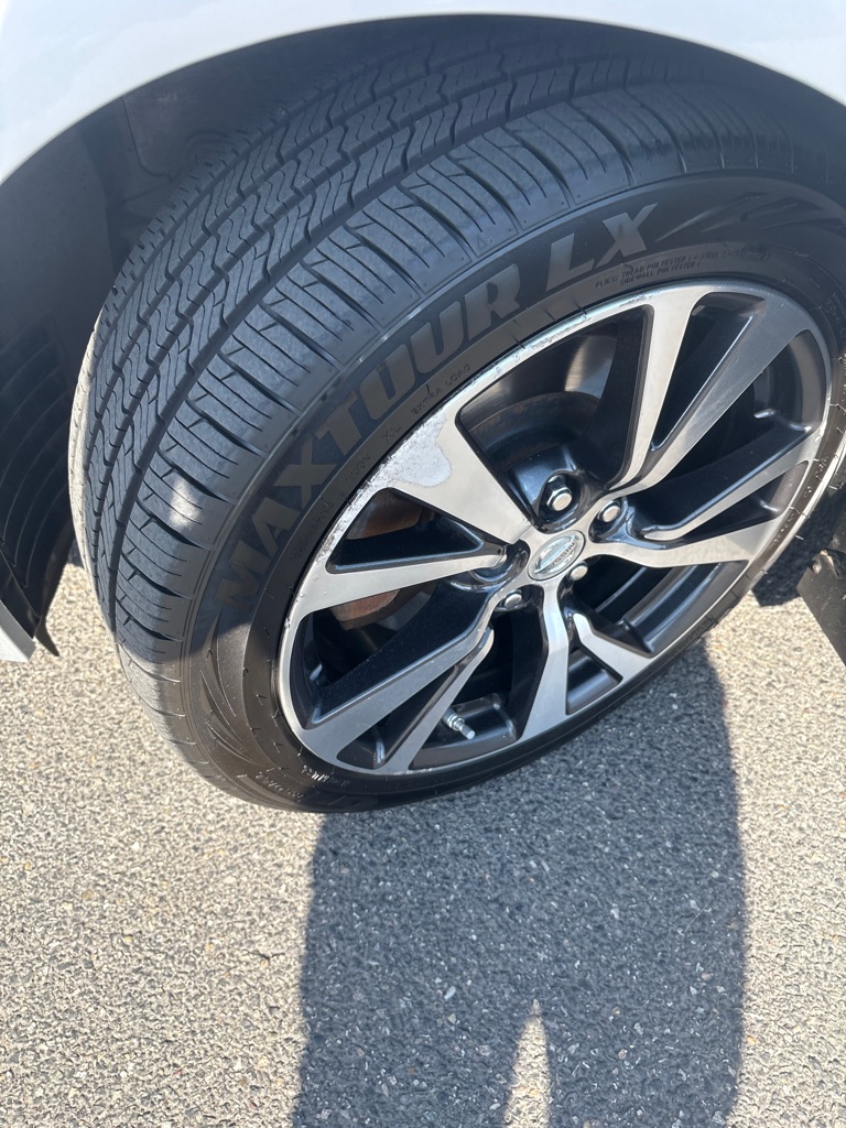 Photo 9 of this NISSAN MAXIMA