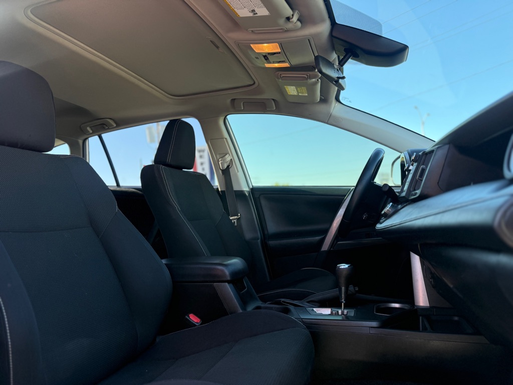 Photo 15 of this TOYOTA RAV4