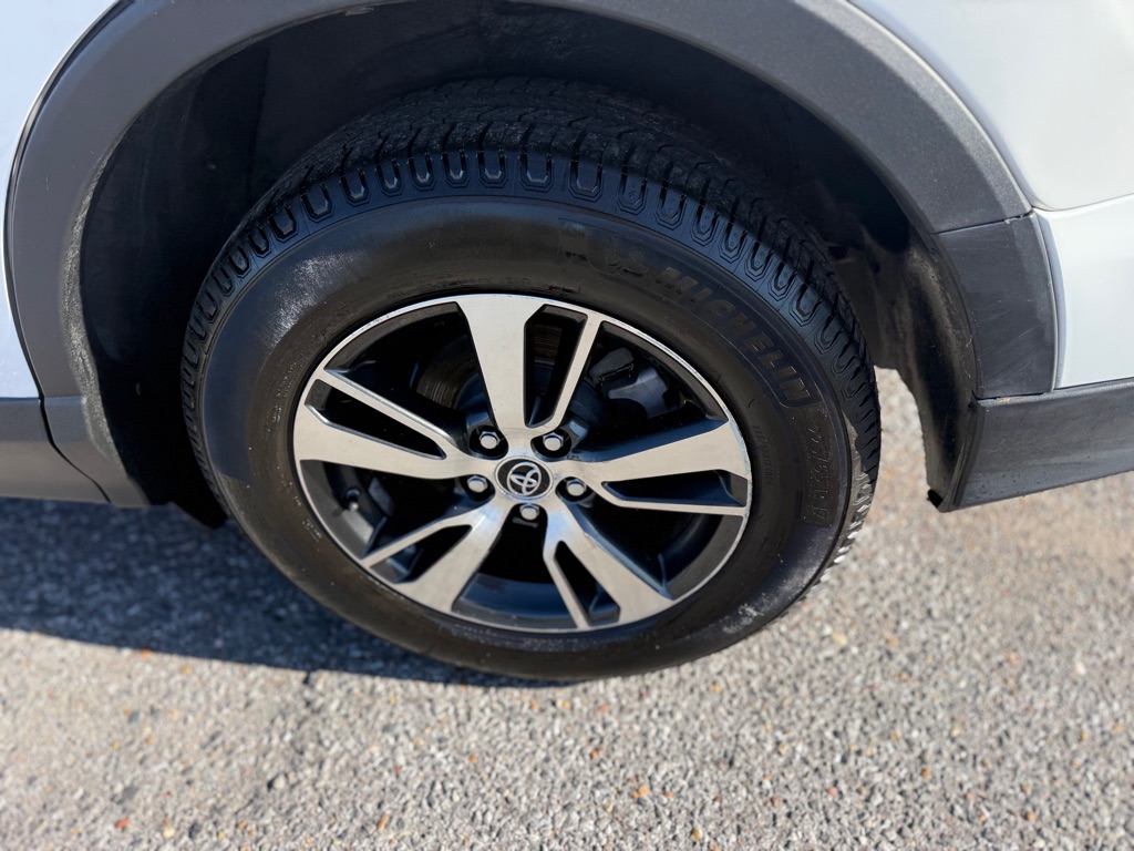 Photo 29 of this TOYOTA RAV4