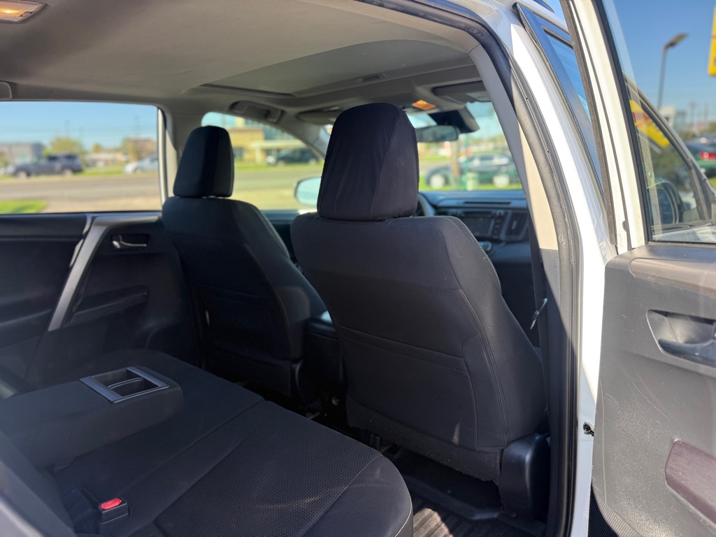 Photo 18 of this TOYOTA RAV4