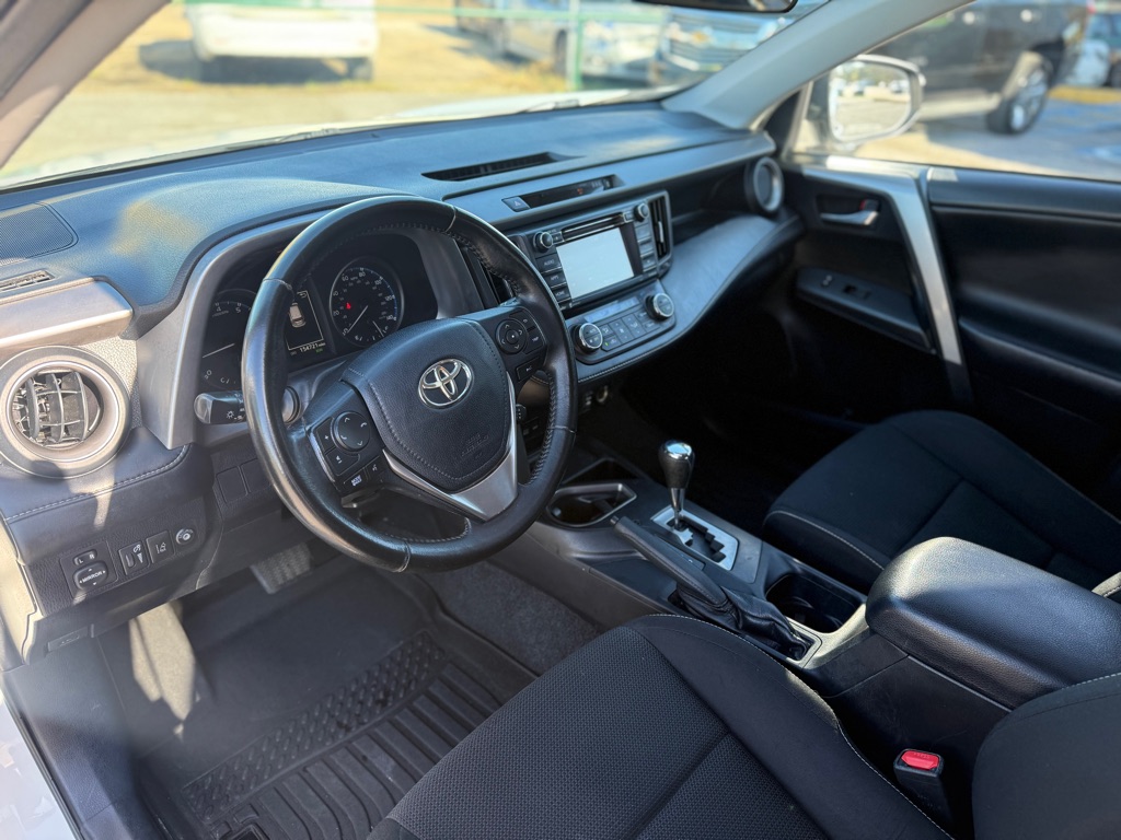 Photo 10 of this TOYOTA RAV4