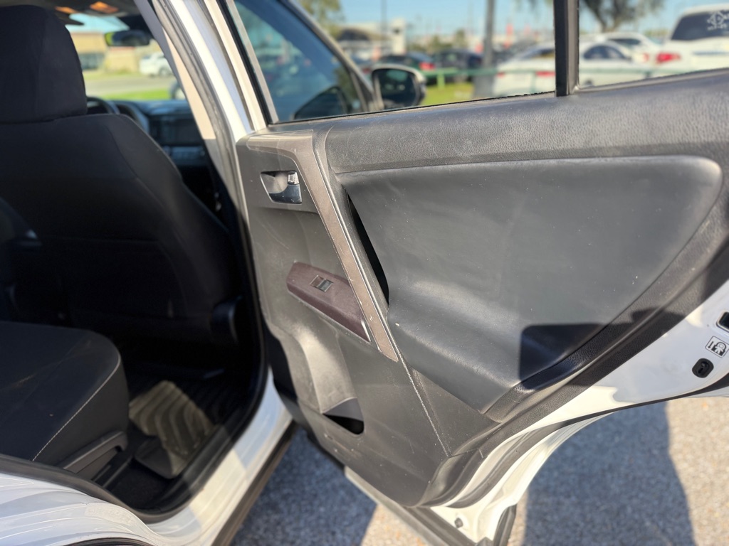 Photo 22 of this TOYOTA RAV4