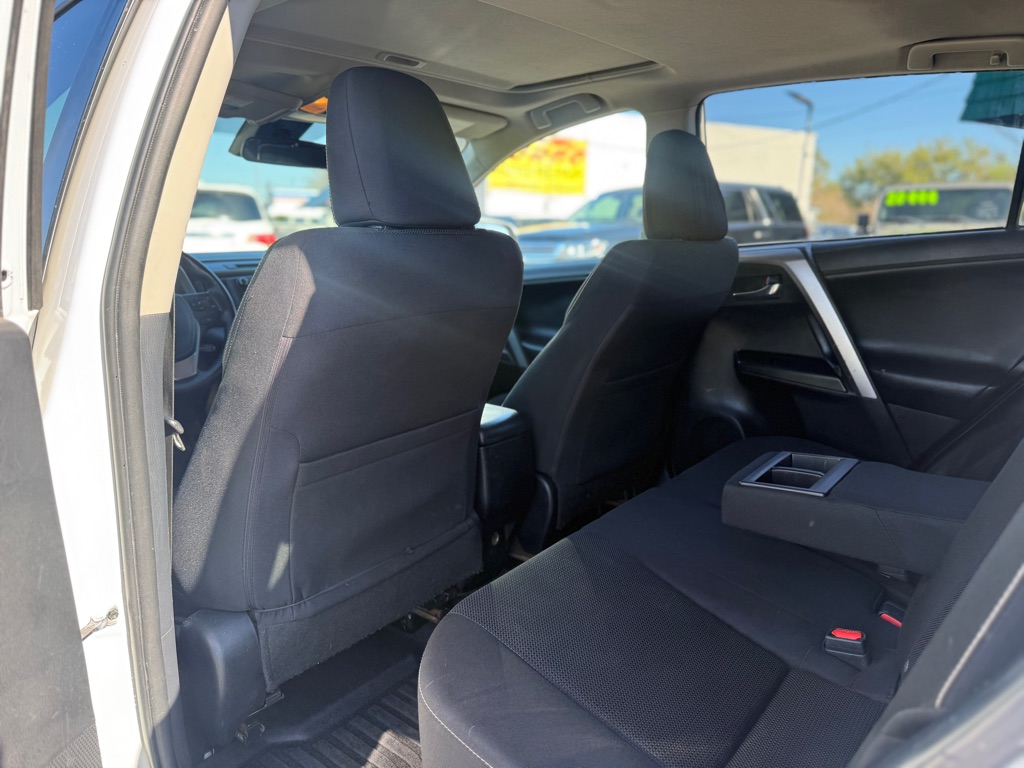 Photo 13 of this TOYOTA RAV4