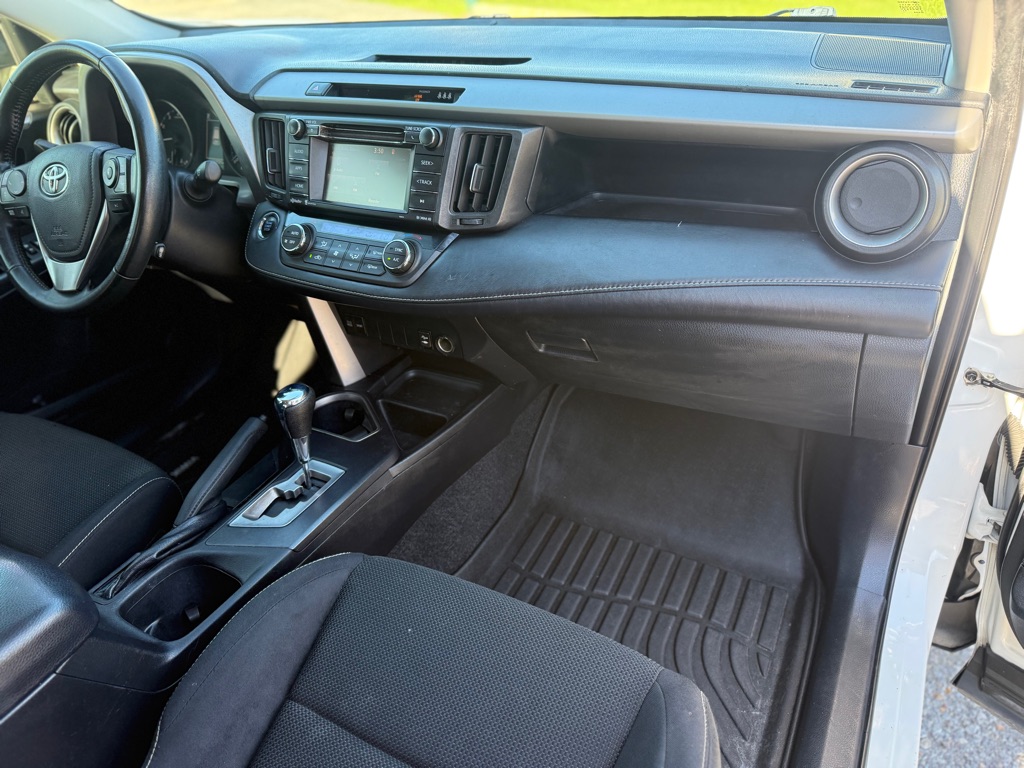 Photo 16 of this TOYOTA RAV4