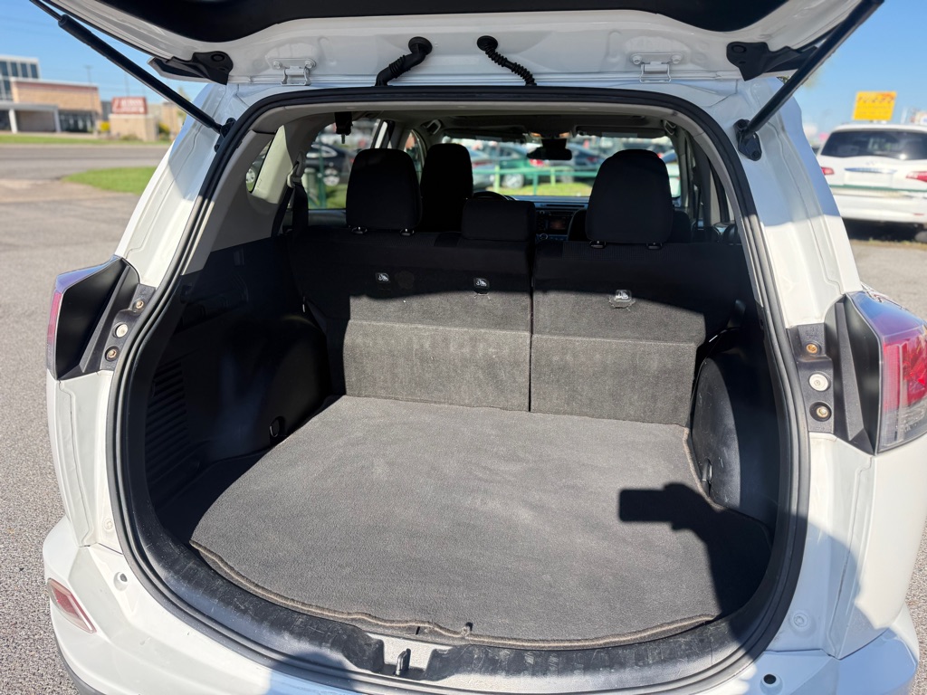 Photo 14 of this TOYOTA RAV4