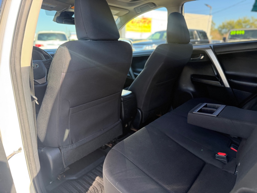 Photo 12 of this TOYOTA RAV4