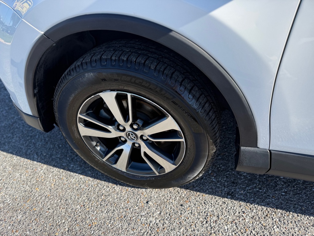 Photo 26 of this TOYOTA RAV4