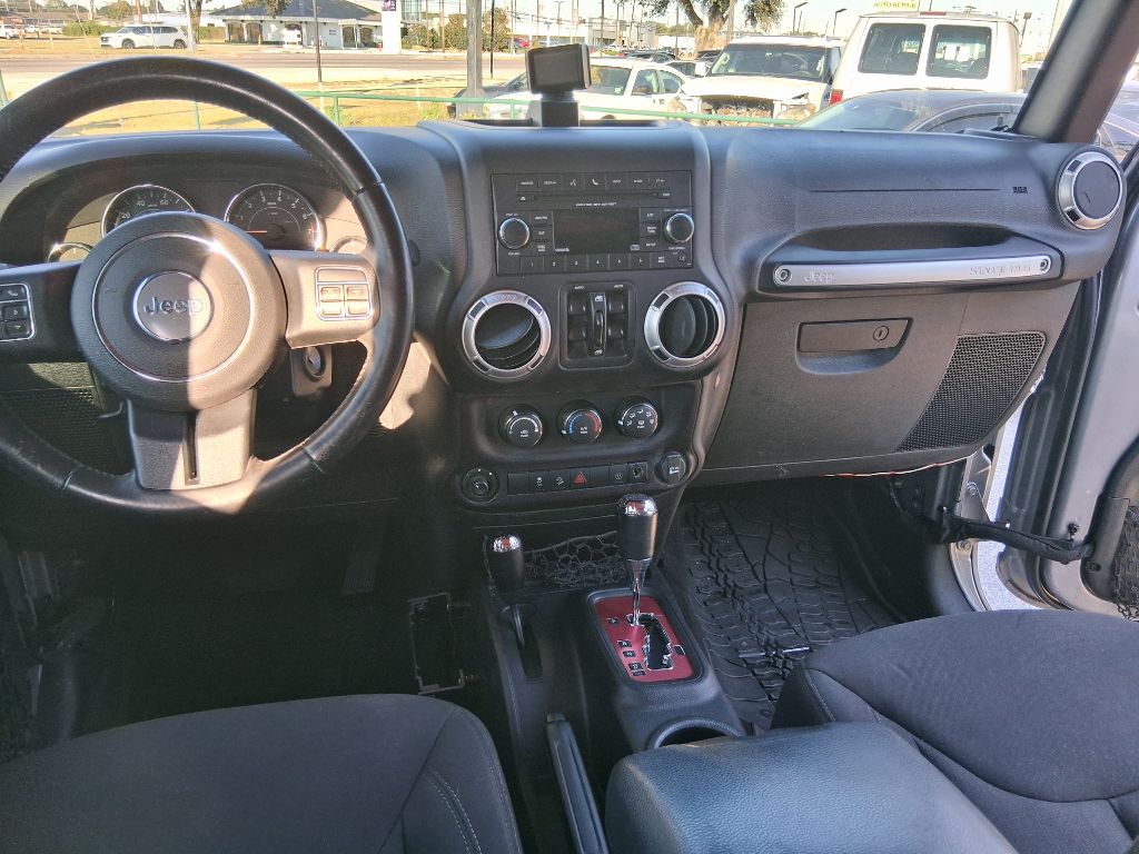 Photo 8 of this JEEP WRANGLER UNLIMI