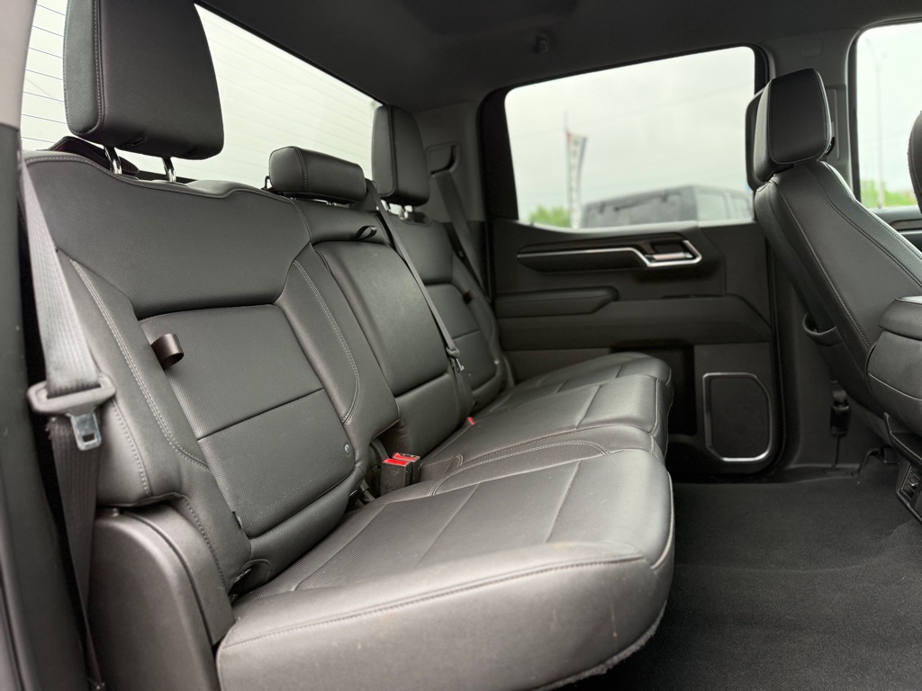 Photo 18 of this GMC SIERRA