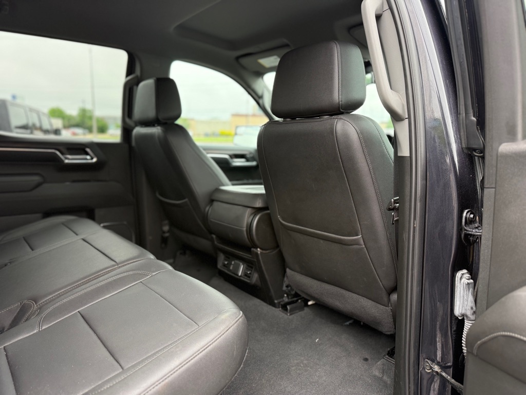 Photo 19 of this GMC SIERRA