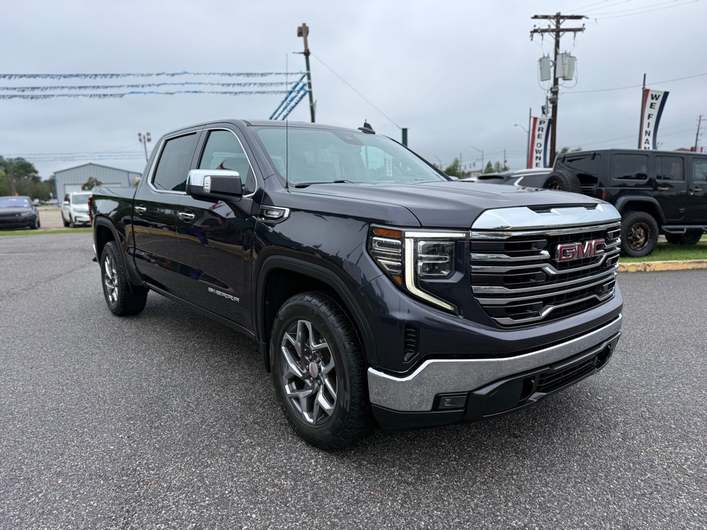 Photo 3 of this GMC SIERRA