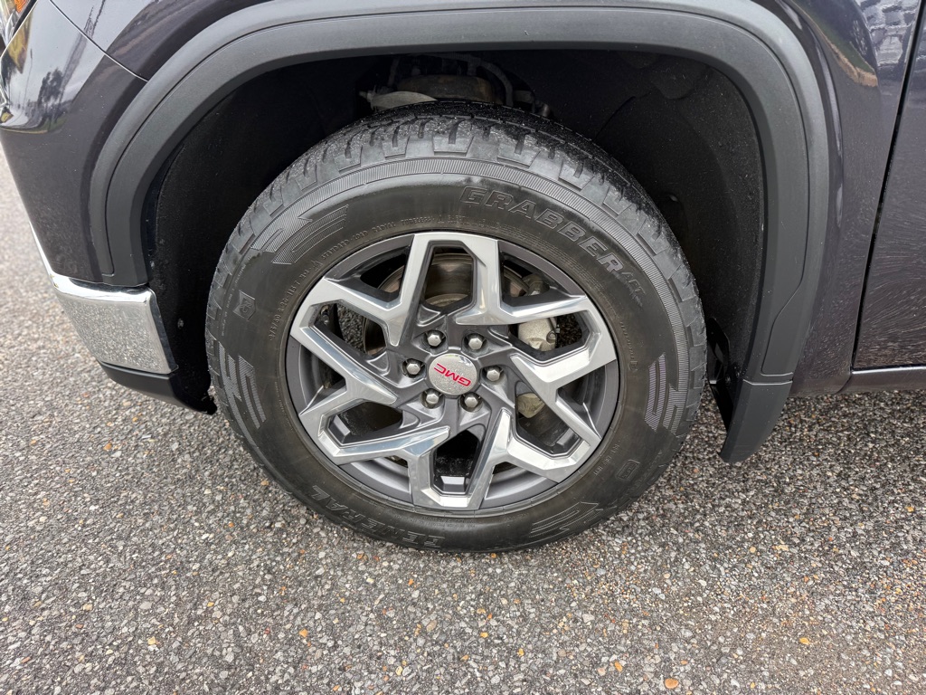 Photo 32 of this GMC SIERRA