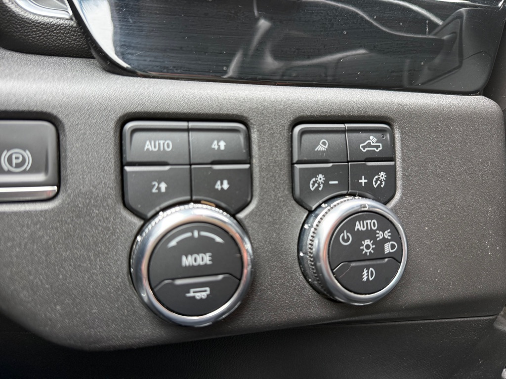 Photo 20 of this GMC SIERRA