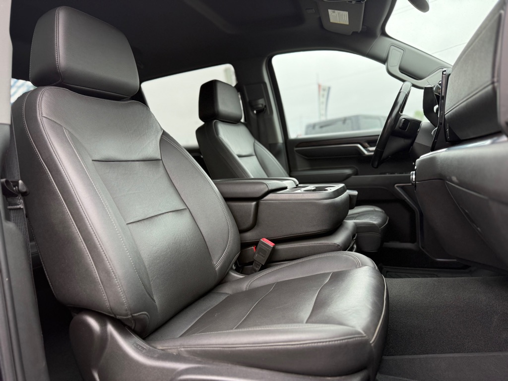 Photo 16 of this GMC SIERRA