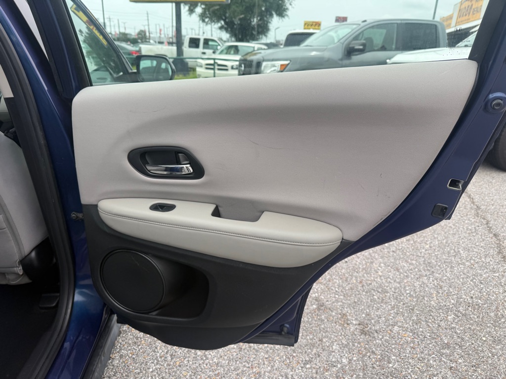 Photo 18 of this HONDA HR-V