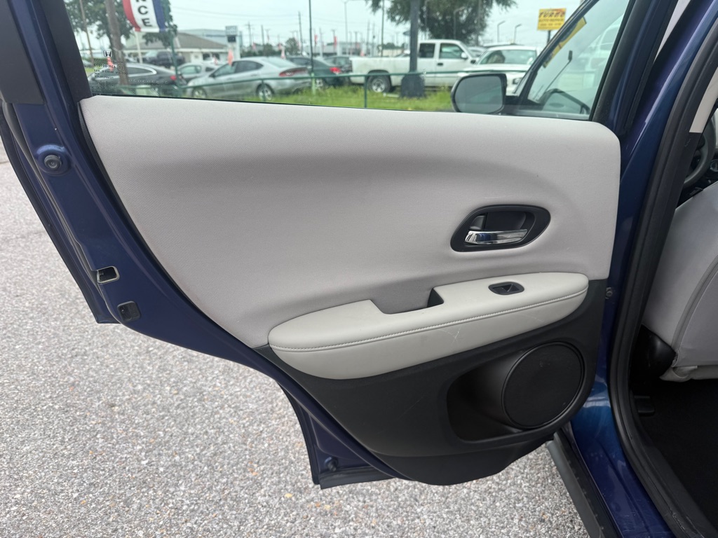 Photo 21 of this HONDA HR-V