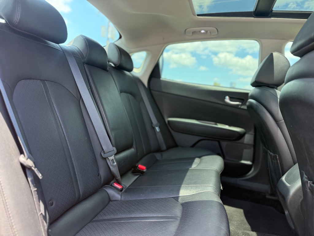 Photo 15 of this KIA OPTIMA