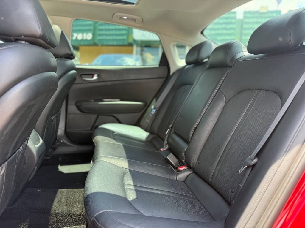 Photo 11 of this KIA OPTIMA