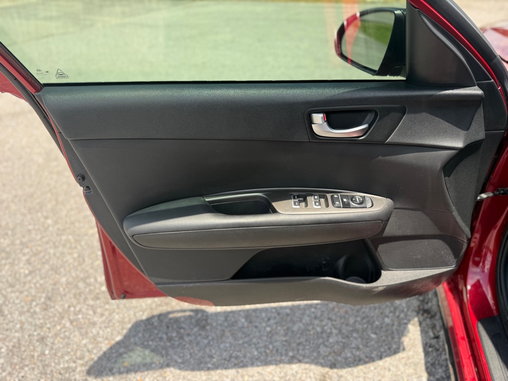Photo 21 of this KIA OPTIMA