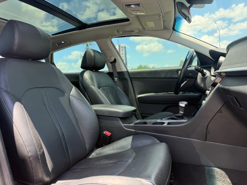 Photo 13 of this KIA OPTIMA