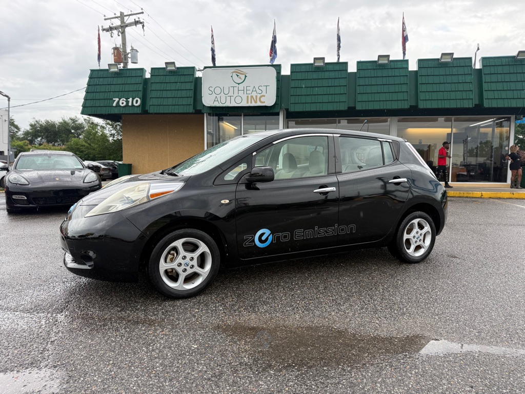 Photo 8 of this NISSAN LEAF