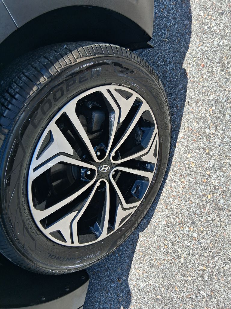 Photo 12 of this HYUNDAI SANTA FE