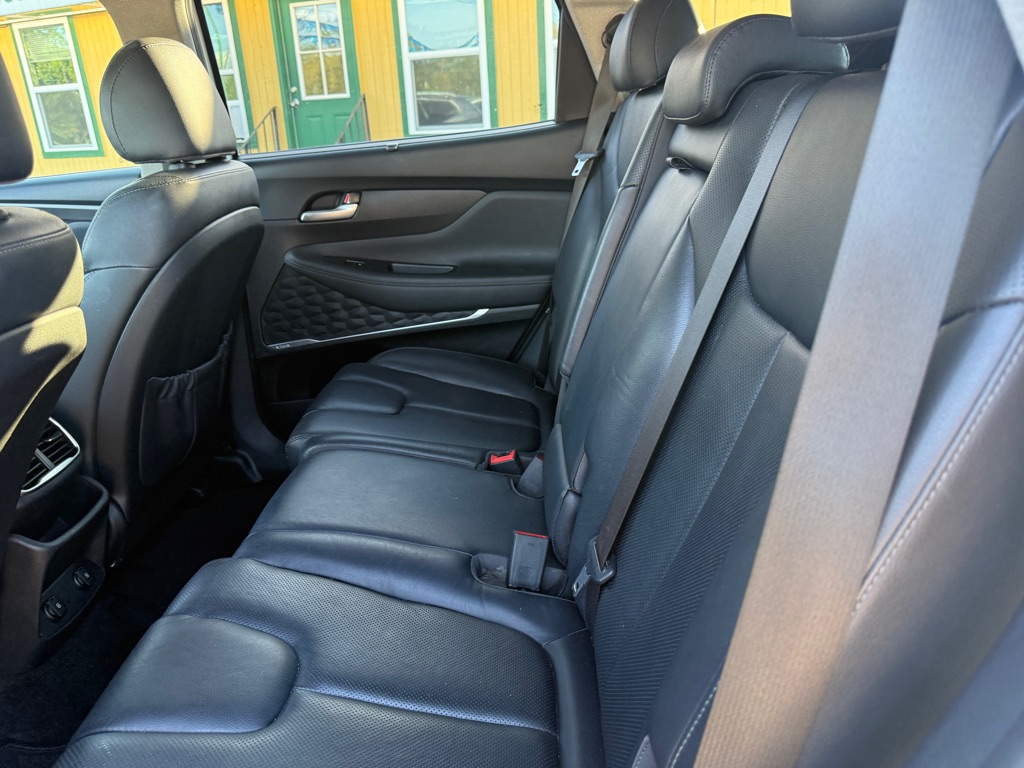 Photo 20 of this HYUNDAI SANTA FE