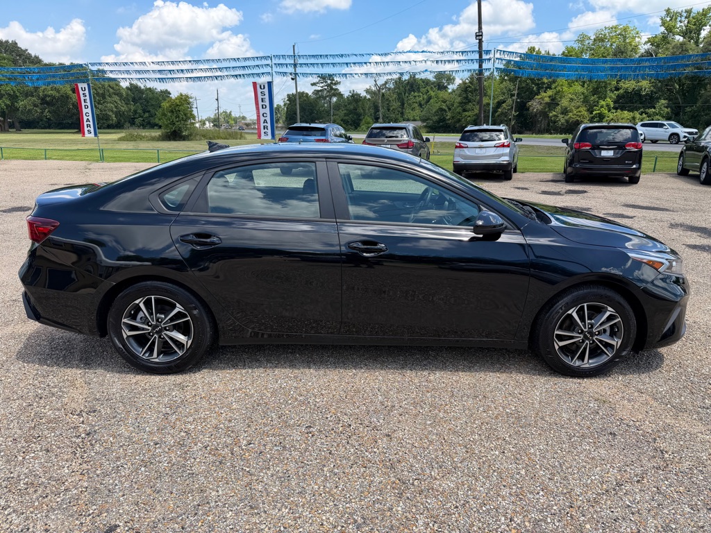 Photo 4 of this KIA FORTE