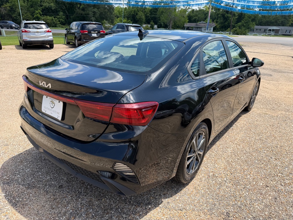 Photo 5 of this KIA FORTE