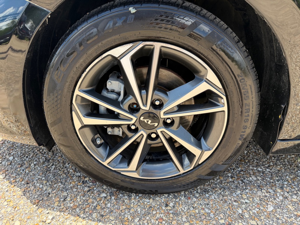 Photo 8 of this KIA FORTE