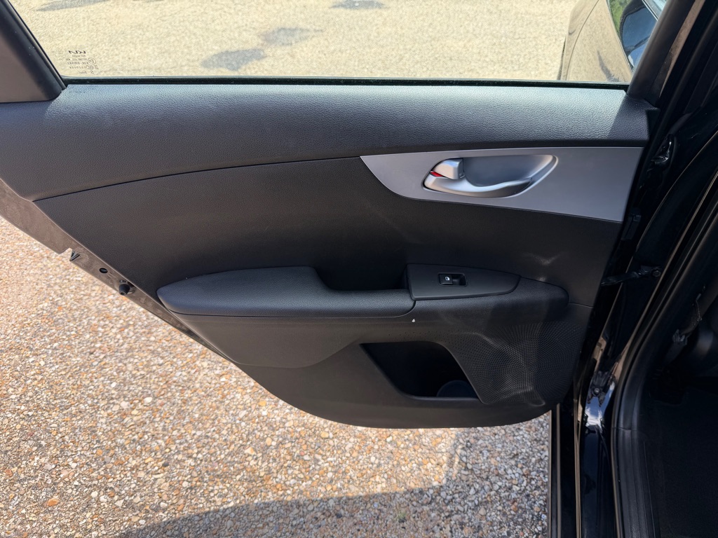 Photo 18 of this KIA FORTE