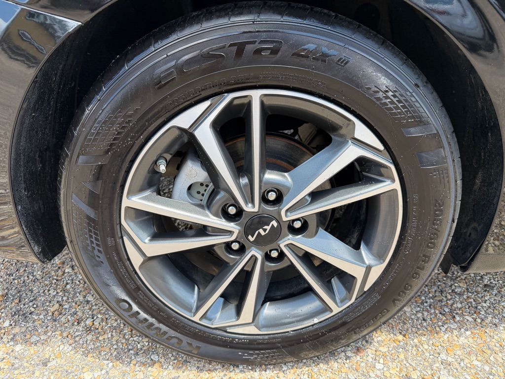 Photo 11 of this KIA FORTE