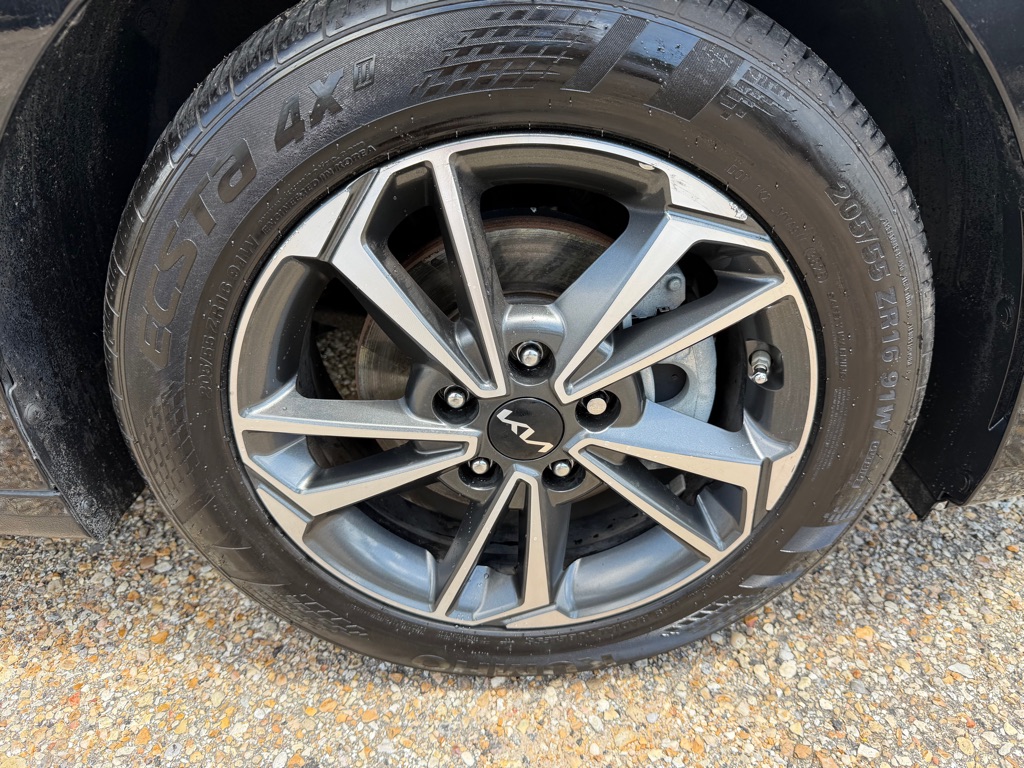 Photo 12 of this KIA FORTE