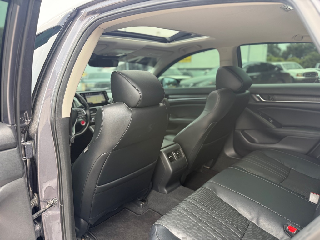 Photo 12 of this HONDA ACCORD