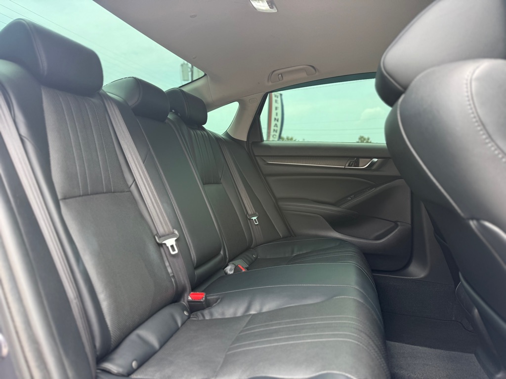 Photo 15 of this HONDA ACCORD